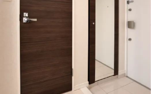 大型の姿見が標準装備